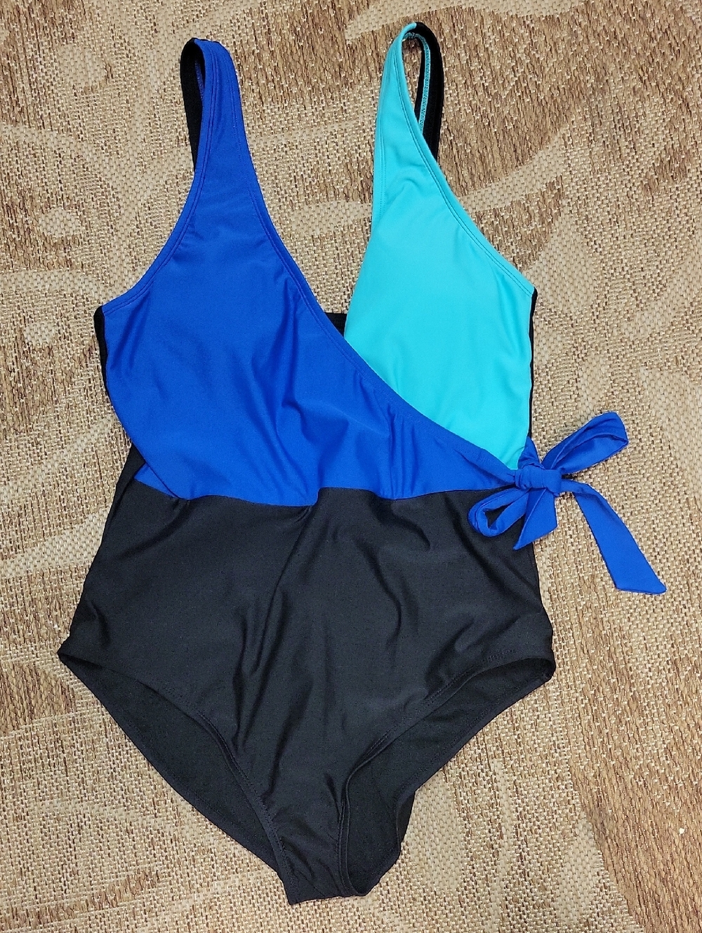 Sonnet-shores Colorblock One-Piece Swimsuit in Royal Blue & Aqua